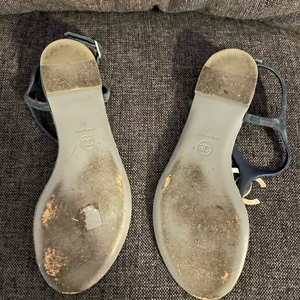 Blue suede Chanel thong sandals- good condition! - Picture 4 of 6